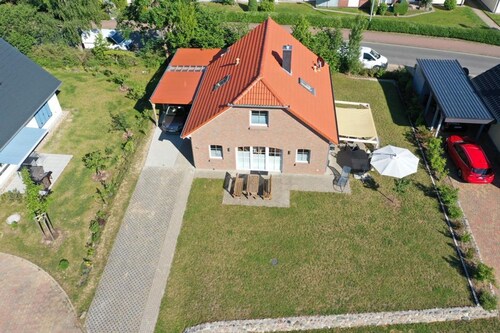MaiStern - Hochwertiges Ferienhaus (100qm) für 6 Personen mit Kamin, Sauna &