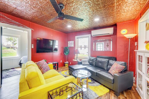 Homey Cottage with Sunroom & Smart TV!