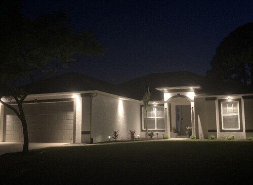 Center of North Port/13-Beaches/HEATED Saltwater Pool