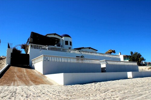 Beachfront Perfect for Entertaining