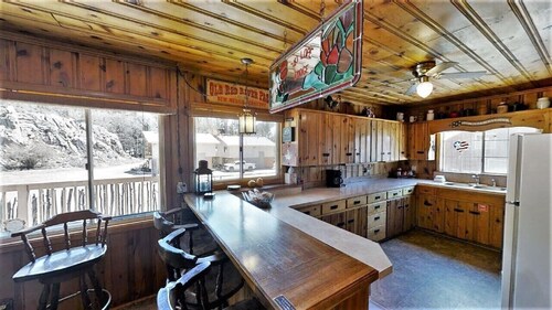 Ski Lope Lodge - In Town - Wood Burning Fireplace - Washer/Dryer - Gas Grill