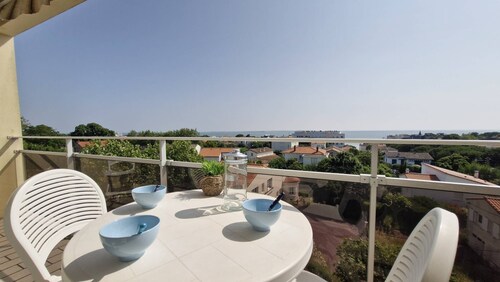 Royan - APPARTEMENT VUE MER - proximité plage et parking privatif