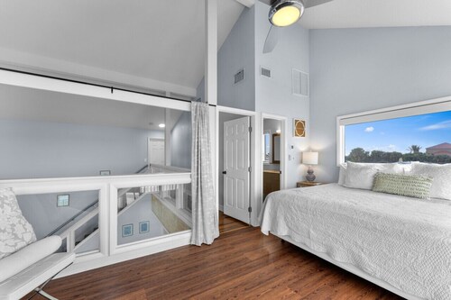 Pool, 7 Bed 7 Bath, Direct Oceanfront, 4 Kitchens