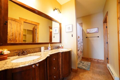 Teton Family Condo near Grand Targhee and downtown Driggs