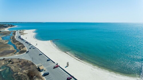 Walk 300 Yards to Beach!