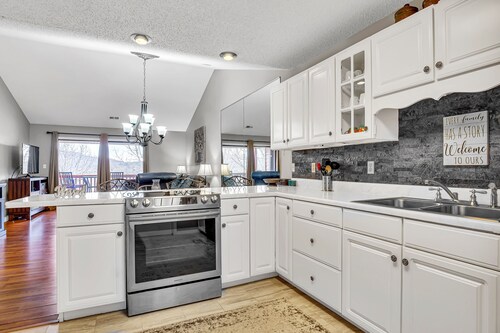 Pointe Of View 2 Bedroom Condo by RedAwning