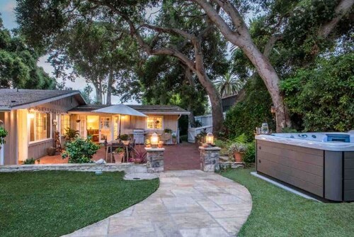 Charming Ranch w/spa, 1/2 acre near Miramar Beach