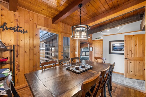 Just for Fun - Hot Tub - Air Conditioning - Near Downtown
