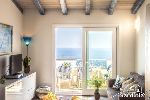 A 5 minuti da Cala Ostina! Una terrazza sul mare