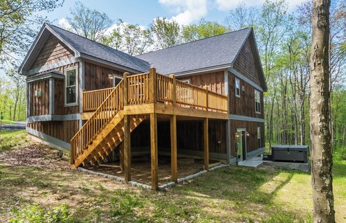 Limestone Chalet by Taylor Made Deep Creek