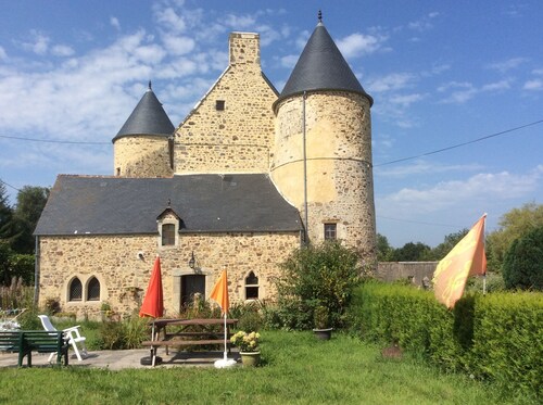 Gîte in the outbuilding of a 16th-century manor house