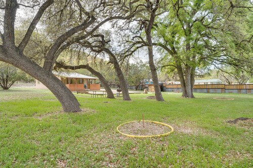 'Cabana Sol' Cabin: 4 Mi to Garner State Park