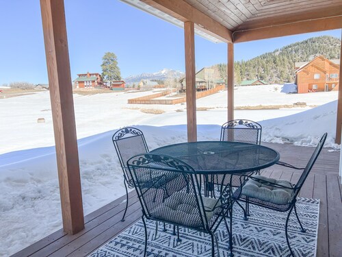 Newly Built: Gorgeous Pagosa Peak View Lakefront House