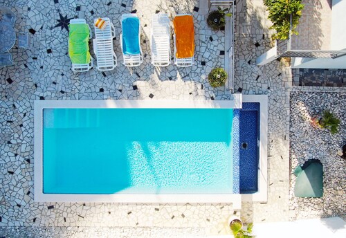 App. 2+1,  pool, garden, barbeque, summer kitchen...