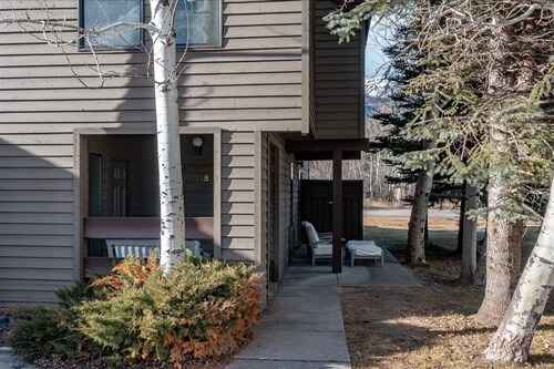 Outpost: Primrose 1715 - Aspens Condo