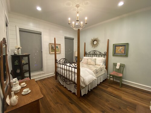FARMHOUSE GUEST SUITE: Spiritual Retreat & Country Resort for Rest & Restoration