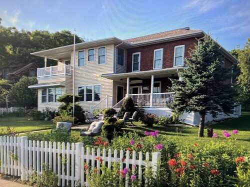 Grand home with views of the Mississippi!