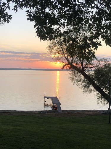Cottage on The Lake