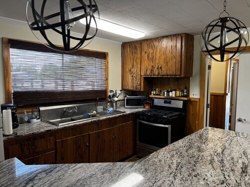 Drive up & park 6 ft from this clean, equipped houseboat in Cypress Cove Marina