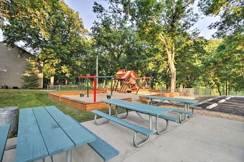 Hidden Gem- 4 BDRM 3 BA Sleeps 12! Indoor Pool, Gym, Fishing, Golf, & Playground