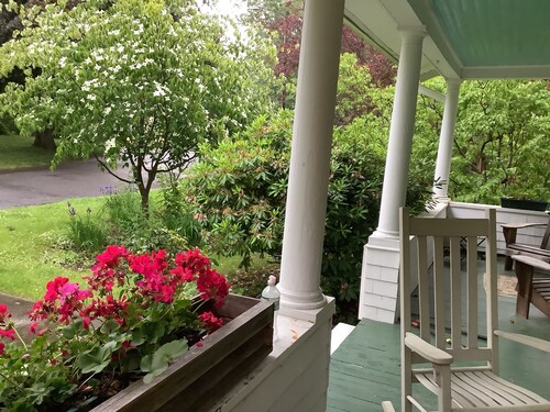 Great Barrington/Housatonic Getaway—bring your dog!