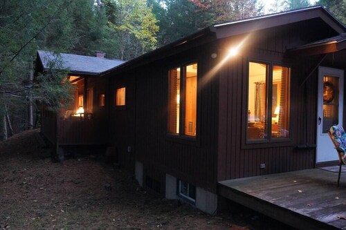 Deer Brook Cabin w/ Hot Tub, Fireplace & Brook
