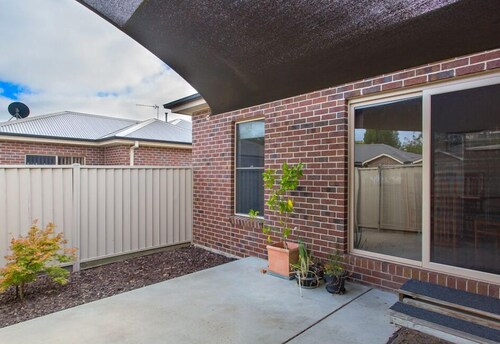 Comfortable 3-bedroom home with two car garage