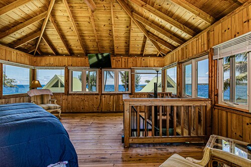 Temple Tree Retreat - An Adventurer's Oceanfront Paradise!