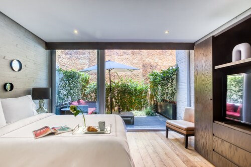 AR 218 Hotel by ULIV