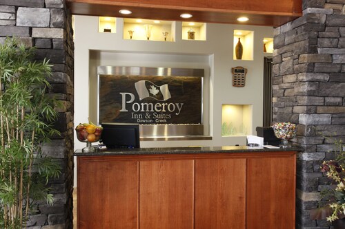 Pomeroy Inn & Suites Hotel Dawson Creek