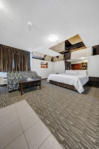 Deluxe Inn