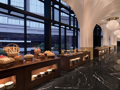 Novotel Kolkata Hotel & Residences Hotel