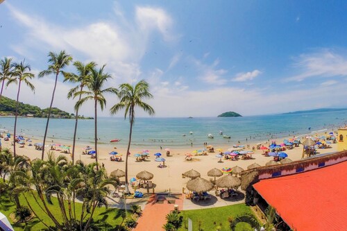 Costa Alegre Hotel & Suites