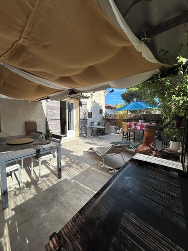 Maison chaleureuse au coeur de la Provence