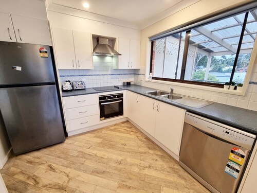 Horizon Hideaway - Panoramic views of Surf Beach