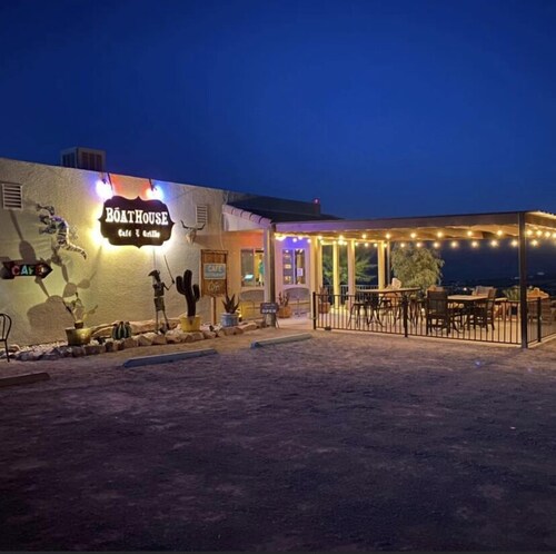Rare-4 Bedroom House, Meadview, Grand Canyon West, Skywalk, Lake Mead