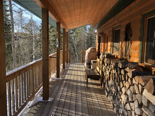 Cozy and remote off-grid Cabin - find peace, relax, enjoy nature.