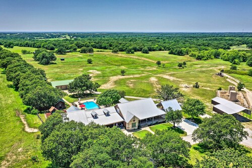 ‘Sunset Ranch’ w/ Pool & Hot Tub on 29 Acres!