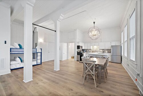 MARKET D - Market Street Loft D