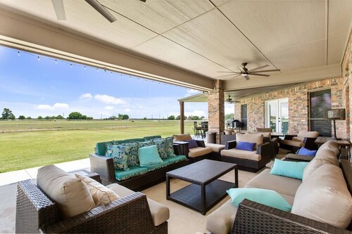 Newly Renovated Private Ranch Get-A-Way