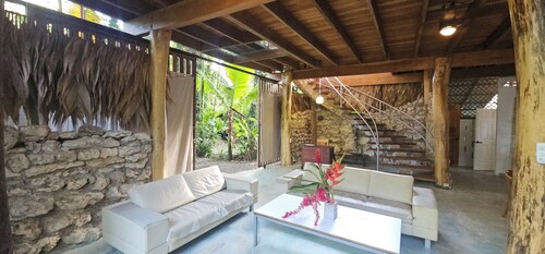 Experience!
Private nature reverve
seafront paradise, Jungle with many animals!