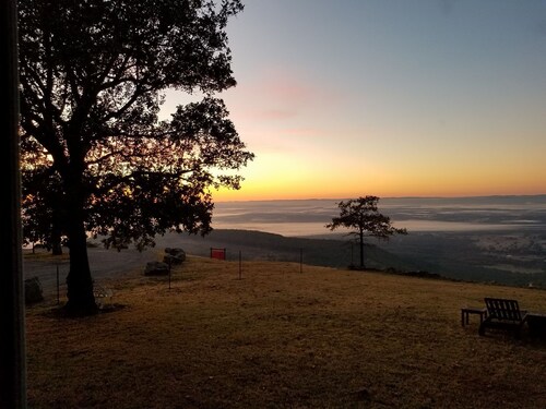Meek's Mountaintop Retreat - Mt Nebo State Park - Sunrise Point - Historic Home