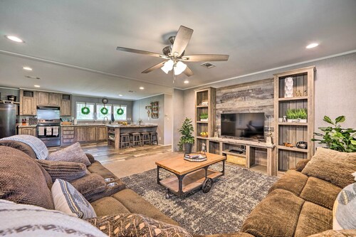 Updated Tuskahoma Cabin w/ Fire Pit & Deck!