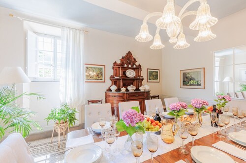 Villa Magnolie, a 5 bedrooms Traditional Villa in Lucca with Private Garden in the Hamlet of Vorno