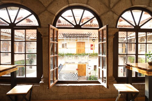 Hommam House