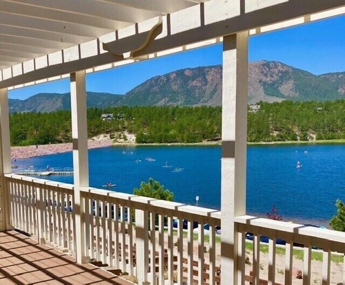 ON THE LAKE Monument & USAFA Mountain View Home