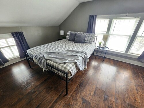 Spacious|Full Kitchen|Firepit|Office