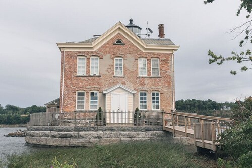 Super Comfortable Water-view Home in Saugerties
