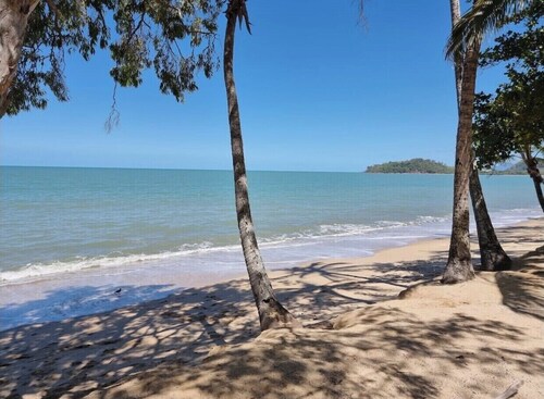 Willow Garden Stays Cairns - Beachfront Luxury Home