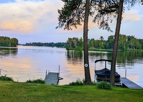 Spacious Waterfront with large deck, 2 Docks and Bar/game room